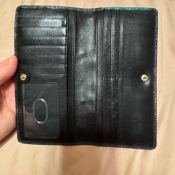 Brahmin Iridescent Crocodile Embossed wallet - Picture 12 of 14